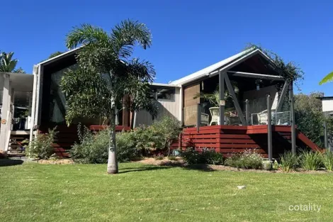 Property photo of 24 Waterside Drive Macleay Island QLD 4184