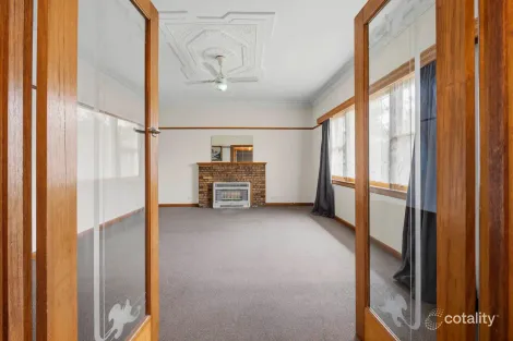 Property photo of 6 Iris Avenue Wendouree VIC 3355