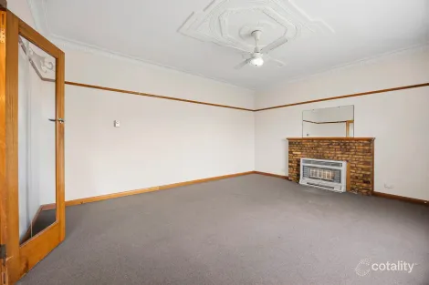 Property photo of 6 Iris Avenue Wendouree VIC 3355