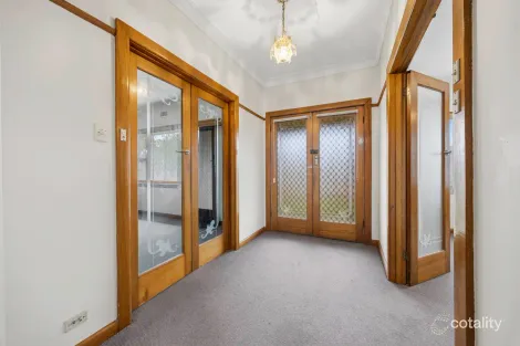 Property photo of 6 Iris Avenue Wendouree VIC 3355