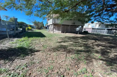Property photo of 22 Brock Crescent Dysart QLD 4745
