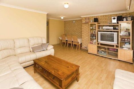 Property photo of 17 Lillian Court Beldon WA 6027