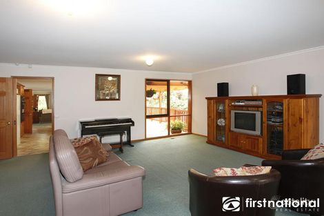 Property photo of 27 Outlook Drive Berwick VIC 3806