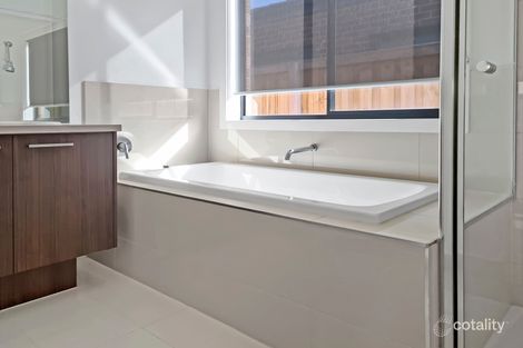 Property photo of 13 Dawley Circuit Werribee VIC 3030