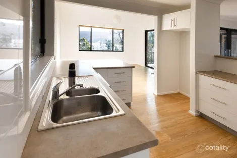 Property photo of 22 Crown Close Tarbuck Bay NSW 2428