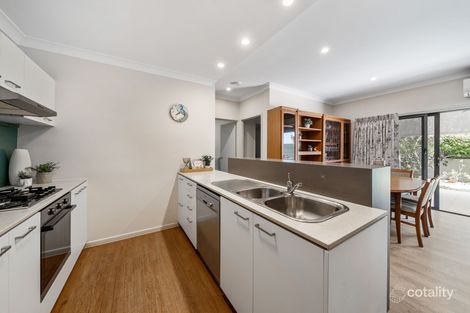 Property photo of 25/82 Bay Terrace Wynnum QLD 4178