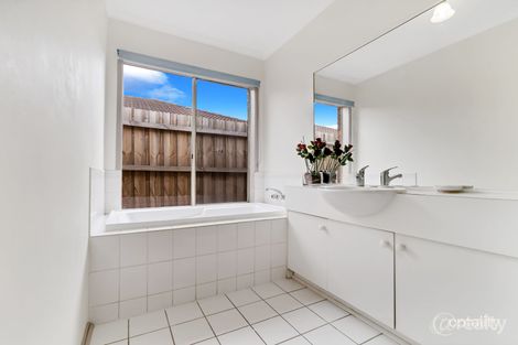 Property photo of 26 Springvalley Way Narre Warren South VIC 3805