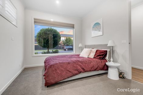 Property photo of 11 Greenside Circuit Sandhurst VIC 3977