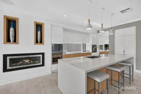 Property photo of 30 Central Drive Victor Harbor SA 5211
