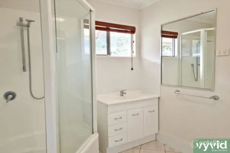 Property photo of 27 Hibiscus Avenue Kin Kora QLD 4680