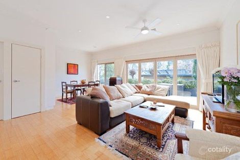 Property photo of 2 Jansz Crescent Griffith ACT 2603
