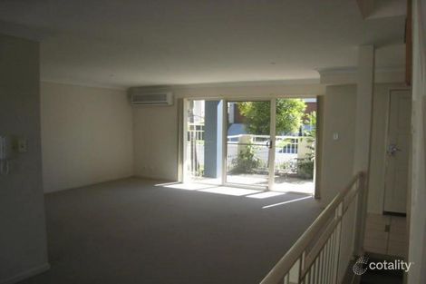 Property photo of 8/13 Mapleton Circuit Varsity Lakes QLD 4227