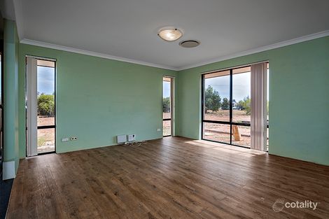 Property photo of 8 Roding Court Deepdale WA 6532