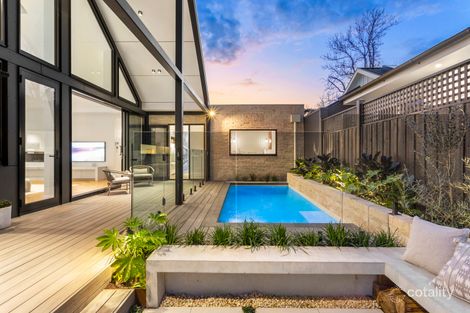 Property photo of 2 Bronte Court Hampton VIC 3188