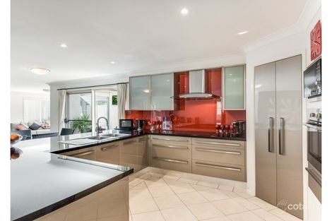 Property photo of 10 Woolybutt Crescent Erina NSW 2250