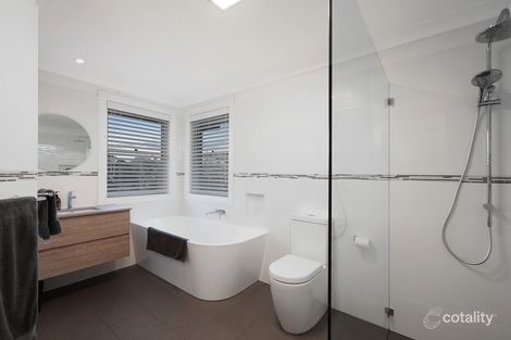 Property photo of 3 Moir Place Green Point NSW 2251
