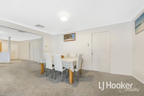 Property photo of 4 Tulsk Close Hampton Park VIC 3976