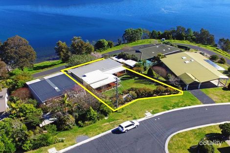 25 Lake View Dr, Narooma, NSW 2546