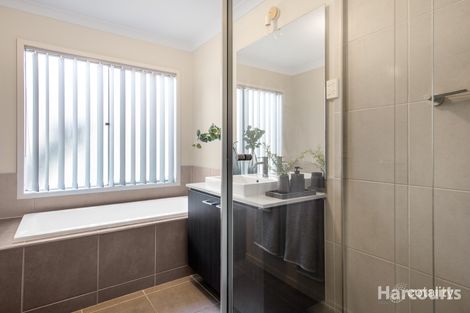 Property photo of 6 Jutland Close Clyde North VIC 3978