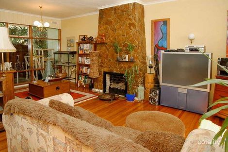 Property photo of 11 Calrossie Avenue Montmorency VIC 3094