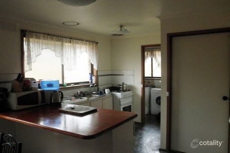 Property photo of 10 Sunbird Crescent Carrum Downs VIC 3201