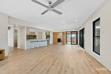 Property photo of 8 Tamarind Close Thornlands QLD 4164