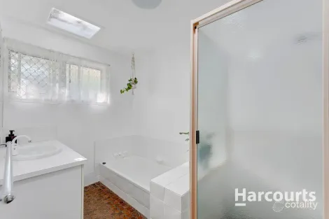 Property photo of 4 Lindfield Drive Petrie QLD 4502