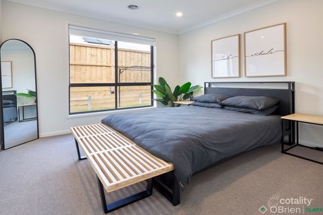 Property photo of 28 King Parrot Boulevard Drouin VIC 3818