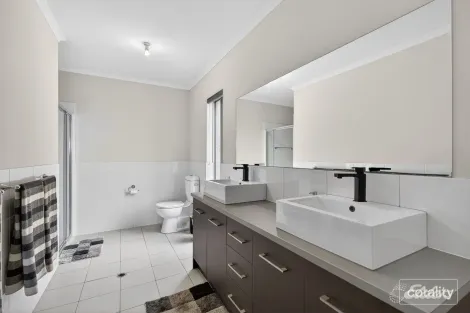 Property photo of 27 Gow Drive Hindmarsh Island SA 5214