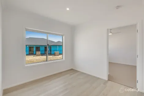 Property photo of 14 Birdwing Court Withcott QLD 4352