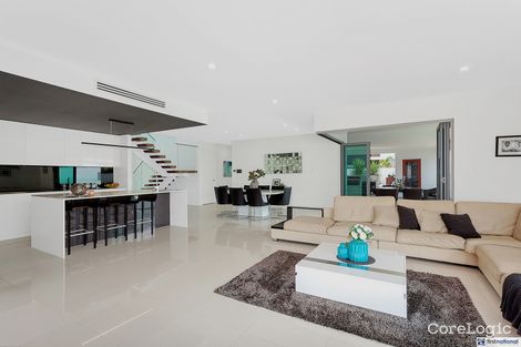 Property photo of 23 Merrimac Boulevard Broadbeach Waters QLD 4218