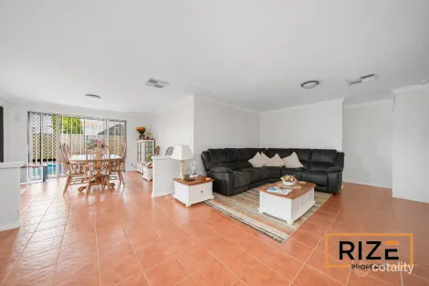Property photo of 16 Ollera Meander Carramar WA 6031