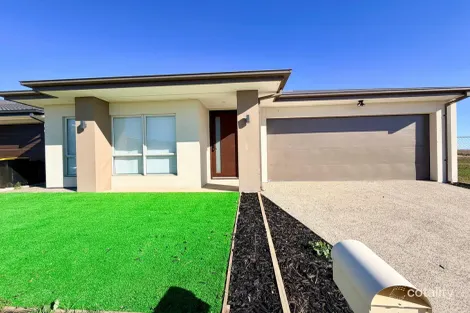 11 Comosa St, Rockbank, VIC 3335