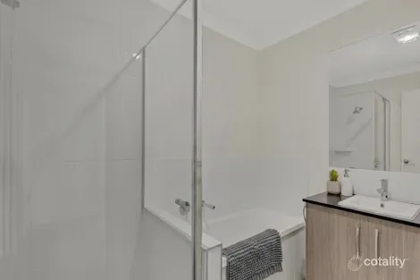 Property photo of 17 Vanessa Crescent Cotswold Hills QLD 4350