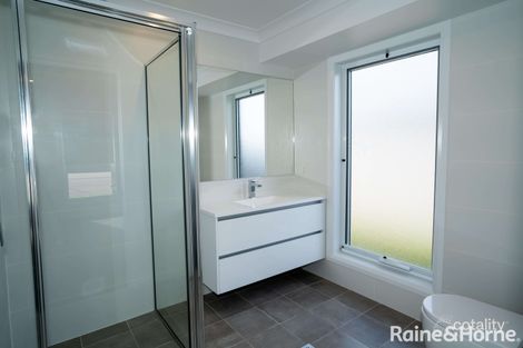 Property photo of 6-8 Bondi Crescent Gobbagombalin NSW 2650