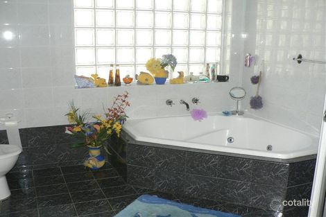 Property photo of 9 Chateau Crescent St Clair NSW 2759
