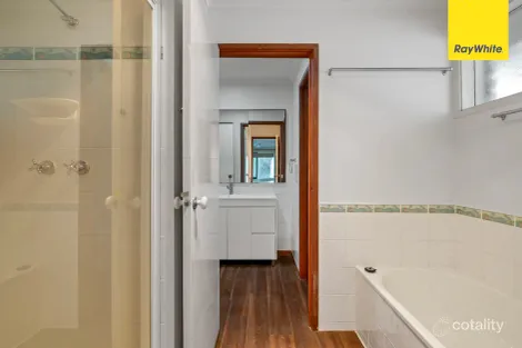 Property photo of 6 Asquith Place Melton West VIC 3337