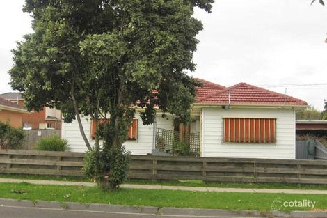 33 Fifth Ave, Dandenong, VIC 3175