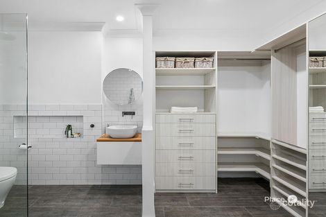 43 Marsh St, Cannon Hill, QLD 4170