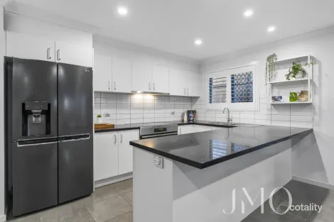 Property photo of 14 Allora Crescent Ormeau Hills QLD 4208