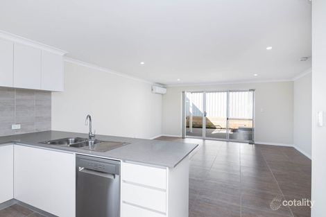 12 Scalby St, Scarborough, WA 6019