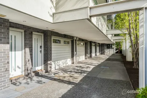Property photo of 4/5 Winifred Street Essendon VIC 3040