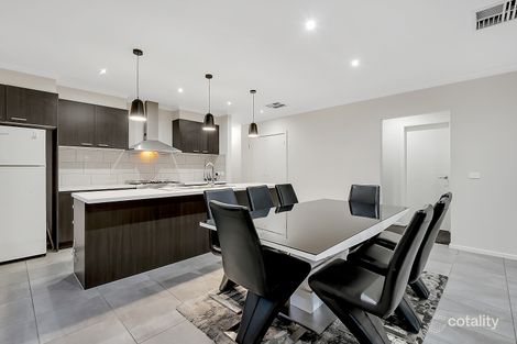 Property photo of 18 Violet Place Craigieburn VIC 3064