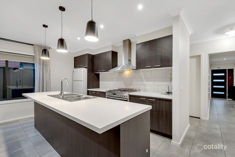 Property photo of 18 Violet Place Craigieburn VIC 3064