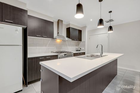 Property photo of 18 Violet Place Craigieburn VIC 3064