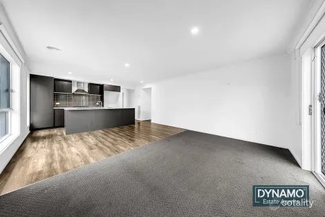 Property photo of 5 Leane Way Mickleham VIC 3064