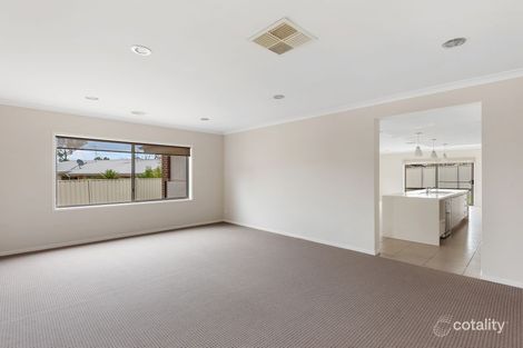 Property photo of 2 Alfreda Place Golden Square VIC 3555