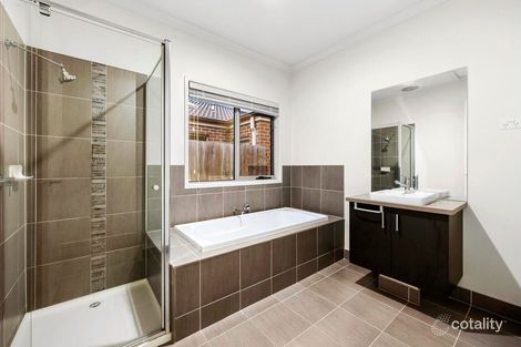 Property photo of 11 Meander Road Doreen VIC 3754