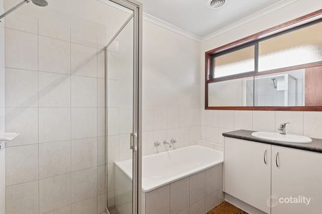 Property photo of 18 Plante Court Strathdale VIC 3550