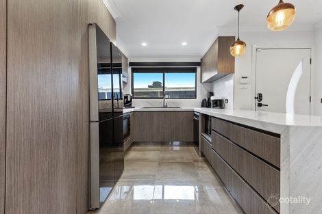 Property photo of 5 Halifax Close St Albans VIC 3021